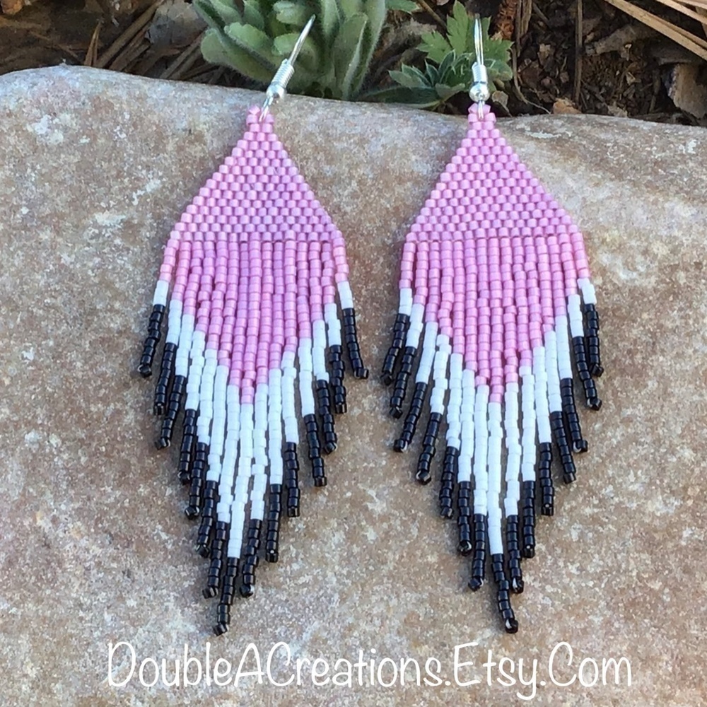 𝅺Pink and Black Beaded Earrings with Fringe, New, Handmade By Me - Picture 4 of 8
